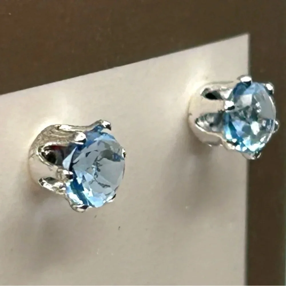 2 NEW Box Sets of Earrings - Daisy Fuentes and MixIt Sensitive Ears - Picture 6 of 14